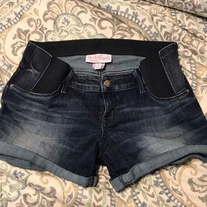 Maternity shorts